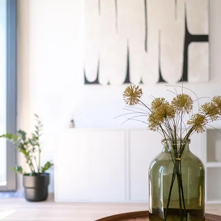 Newly Built In Vibrant Neighbourhood * Prague