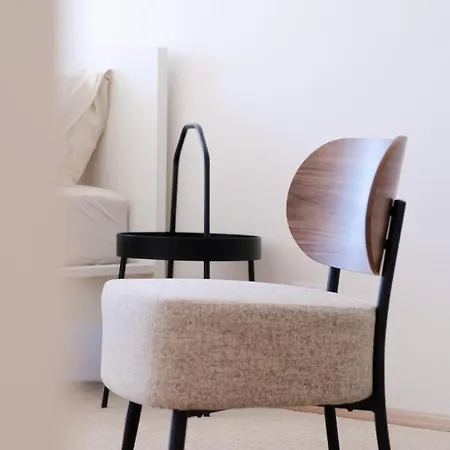 Newly Built In Vibrant Neighbourhood Апартаменты