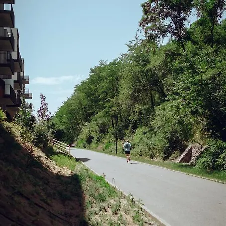 Newly Built In Vibrant Neighbourhood * Прага