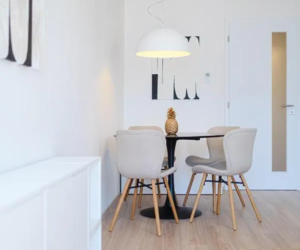 Newly Built In Vibrant Neighbourhood Apartment