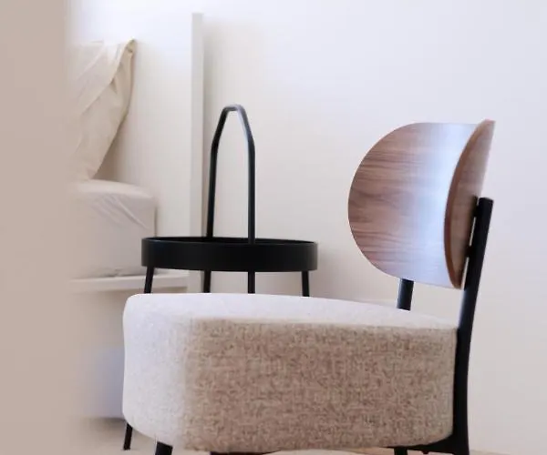 Newly Built In Vibrant Neighbourhood Apartment