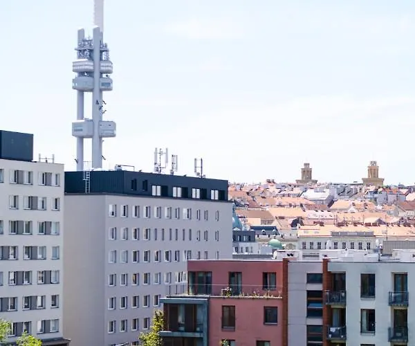 Newly Built In Vibrant Neighbourhood Apartment *